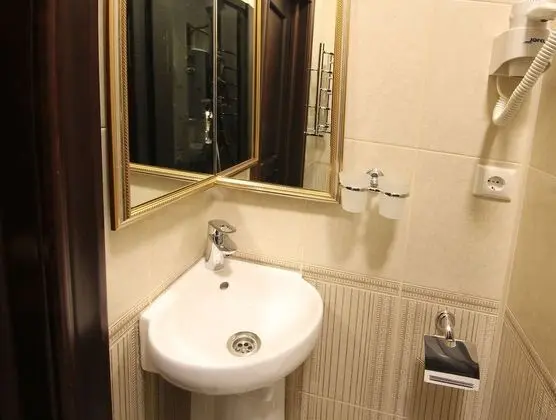 Superior Tek Büyük Yataklı Oda (London)