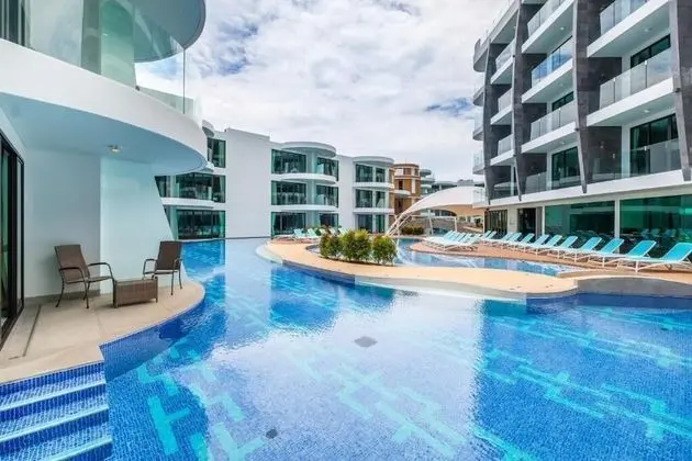 Deluxe Stüdyo, Havuz Kullanımı