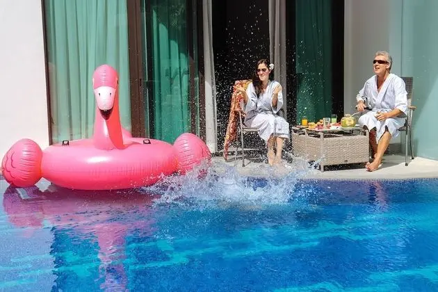 Deluxe Stüdyo, Havuz Kullanımı