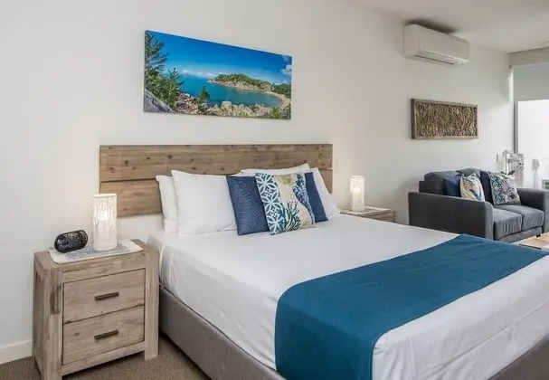 Tek Büyük veya İki Ayrı Yataklı Oda (Hotel Room - Unit 1312)