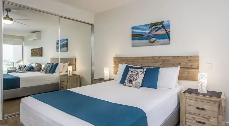 Tek Büyük veya İki Ayrı Yataklı Oda (Hotel Room - Unit 1312)