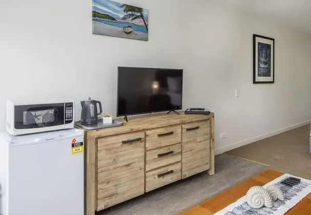 Tek Büyük veya İki Ayrı Yataklı Oda (Hotel Room - Unit 1312)