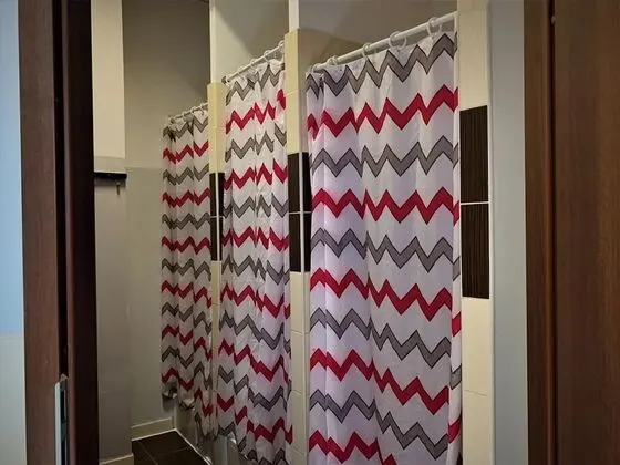 Dört Kişilik Oda, Ortak Banyo