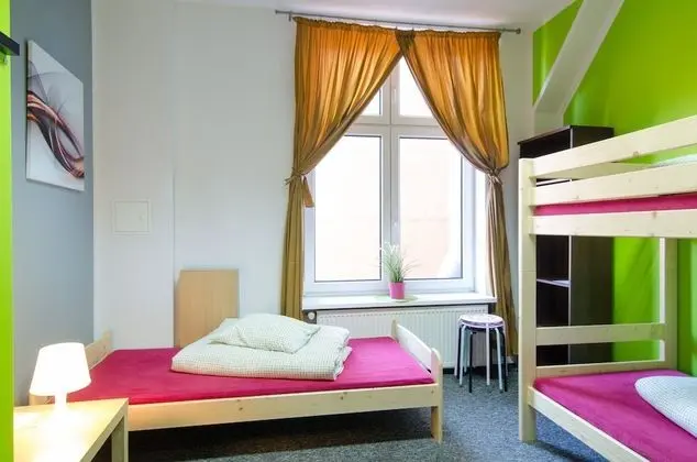 Üç Kişilik Oda, Ortak Banyo