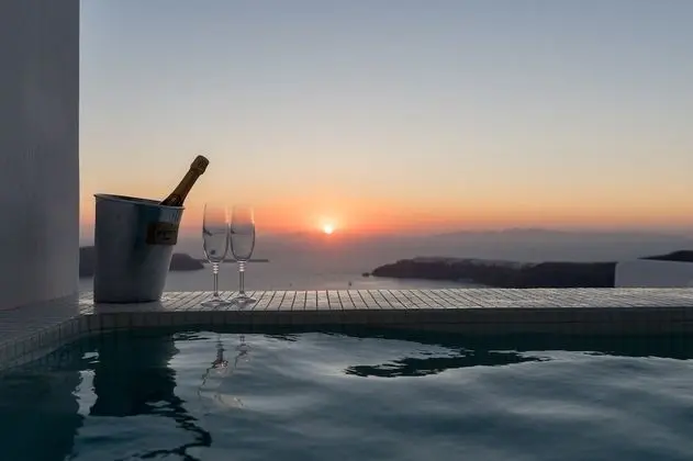 Honeymoon Süit, Jakuzi (Caldera Sea and Sunset View)