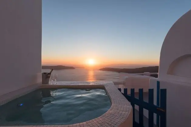 Honeymoon Süit, Jakuzi (Caldera Sea and Sunset View)