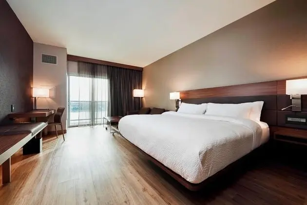 Oda, 1 En Büyük (King) Boy Yatak, Balkon, Nehir Manzaralı