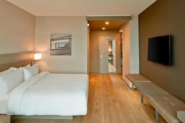 Oda, 1 En Büyük (King) Boy Yatak ve Çekyat, Nehir Manzaralı