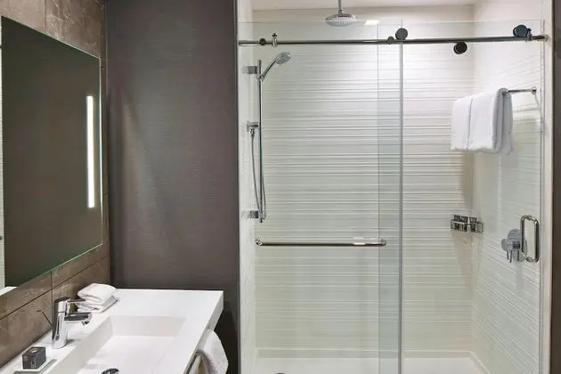 Oda, 1 En Büyük (King) Boy Yatak ve Çekyat, Nehir Manzaralı