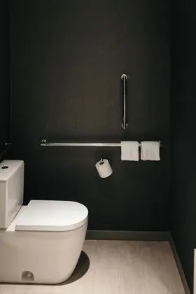 Oda, 1 En Büyük (King) Boy Yatak, Şehir Manzaralı, Köşe