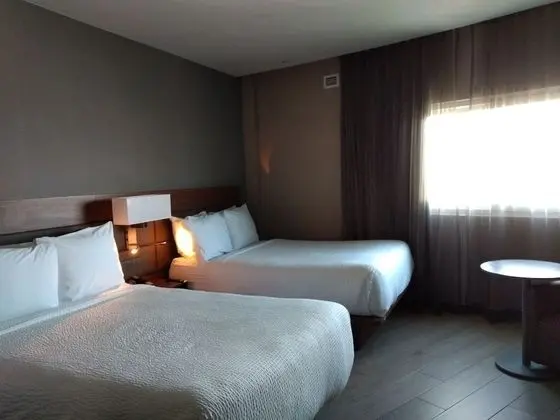 Oda, 2 Çift Kişilik Yatak, Şehir Manzaralı