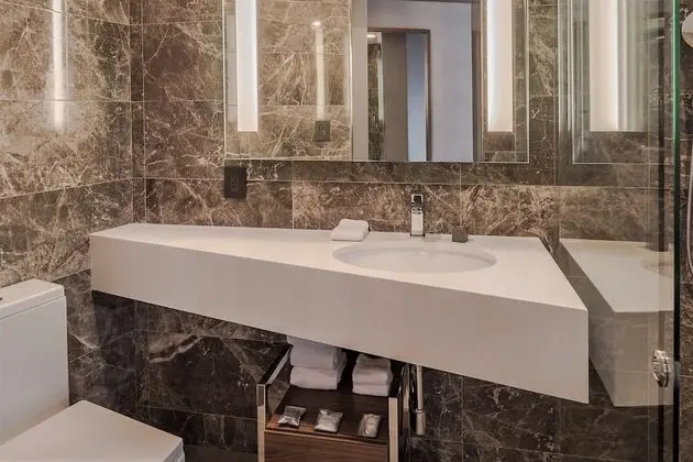 Oda, 2 Çift Kişilik Yatak, Şehir Manzaralı