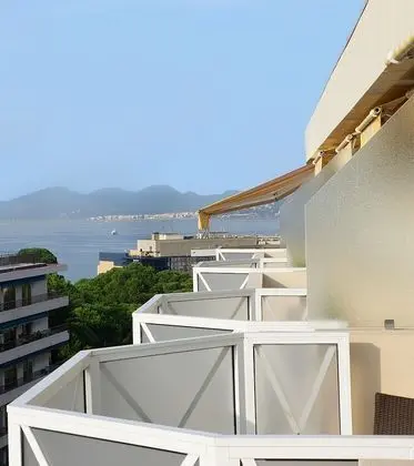 Oda, 1 Büyük (Queen) Boy Yatak, Balkon, Kısmi Deniz Manzaralı