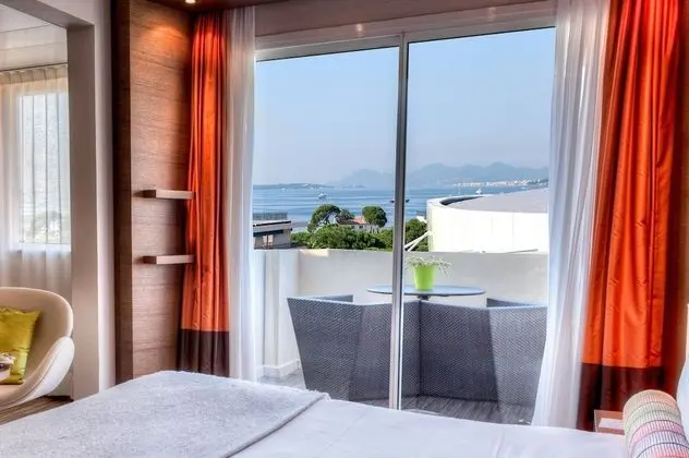 Oda, 1 Büyük (Queen) Boy Yatak, Balkon, Kısmi Deniz Manzaralı