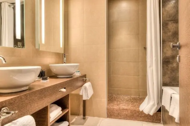 Oda, 1 Büyük (Queen) Boy Yatak, Balkon, Kısmi Deniz Manzaralı