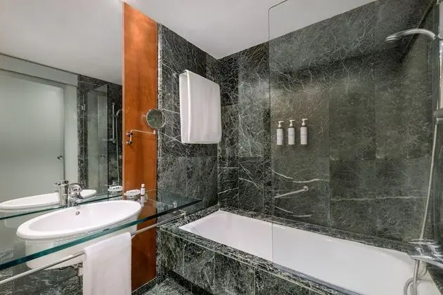 Standard Oda, 1 Büyük (Queen) Boy Yatak