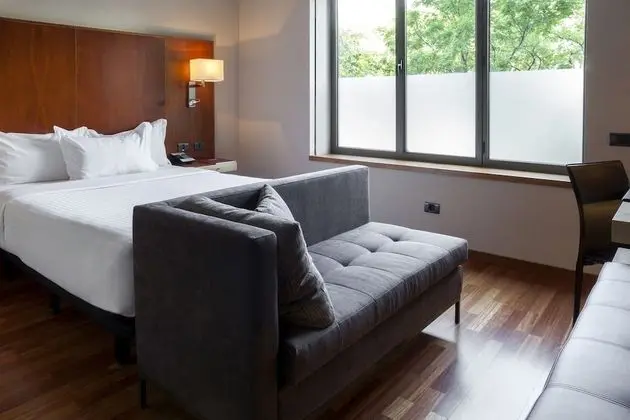 Standard Oda, 1 Büyük (Queen) Boy Yatak