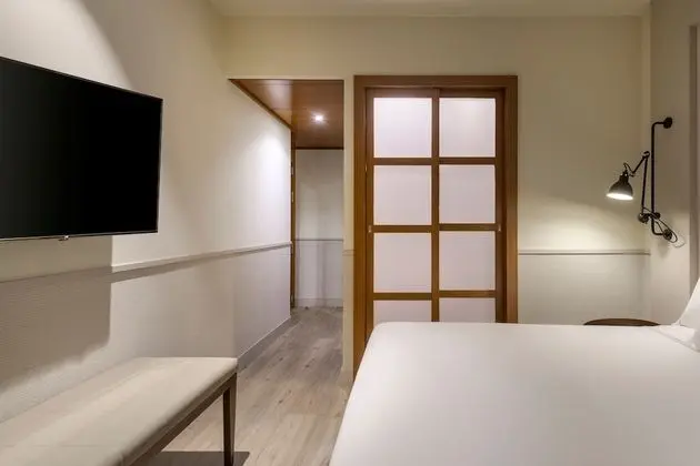 Standard Oda, 1 Büyük (Queen) Boy Yatak