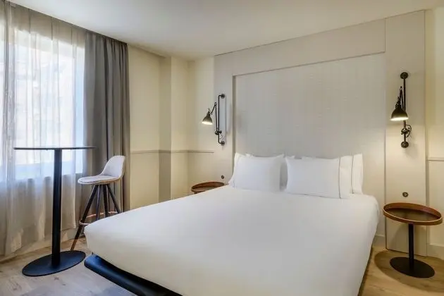 Standard Oda, 1 Büyük (Queen) Boy Yatak