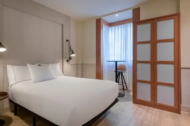 Standard Oda, 1 Büyük (Queen) Boy Yatak