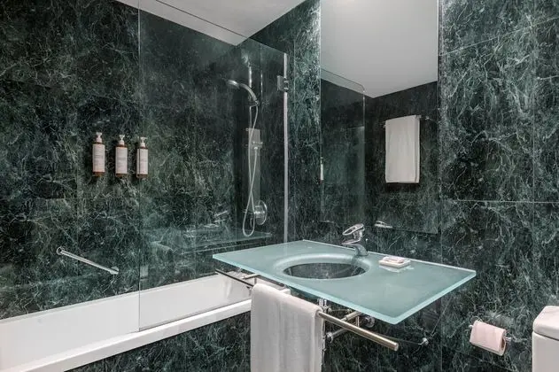 Standard Oda, 1 Büyük (Queen) Boy Yatak