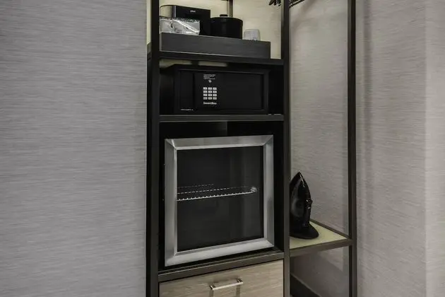 Oda, 1 En Büyük (King) Boy Yatak ve Çekyat, Sigara İçilmez, Balkon
