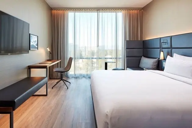 Oda, 1 En Büyük (King) Boy Yatak ve Çekyat, Sigara İçilmez, Şehir Manzaralı