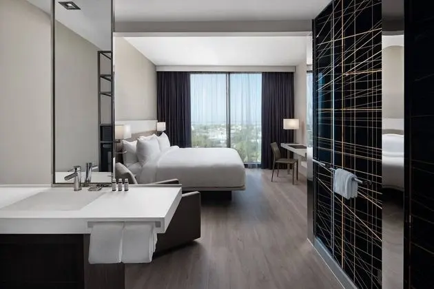 Oda, 1 En Büyük (King) Boy Yatak ve Çekyat, Sigara İçilmez, Balkon