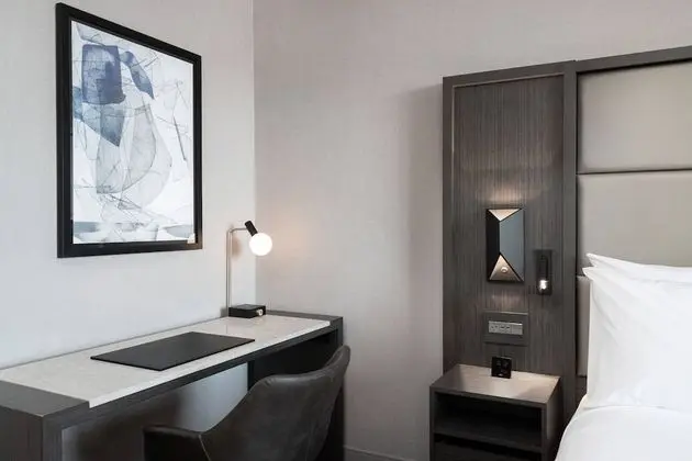 Oda, 1 En Büyük (King) Boy Yatak ve Çekyat, Sigara İçilmez, Liman Manzaralı