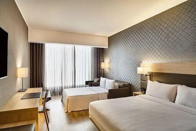 Oda, 1 En Büyük (King) Boy Yatak ve Çekyat, Şehir Manzaralı