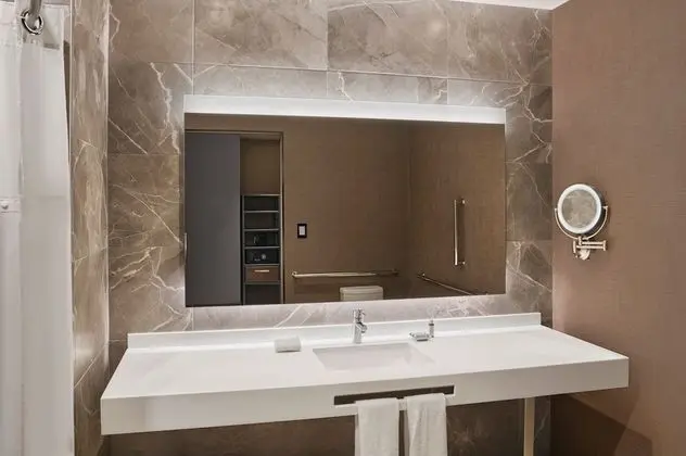 Oda, 2 Çift Kişilik Yatak, Şehir Manzaralı