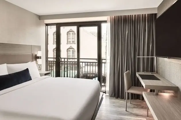 Oda, 1 En Büyük (King) Boy Yatak, Balkon, Manzaralı (Urban)