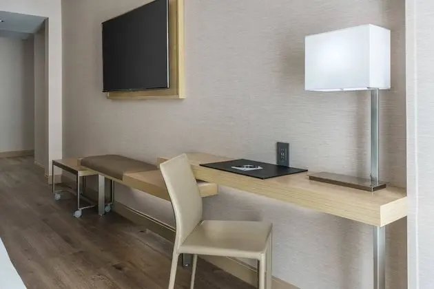 Oda, 2 Büyük (Queen) Boy Yatak, Sigara İçilmez, Şehir Manzaralı