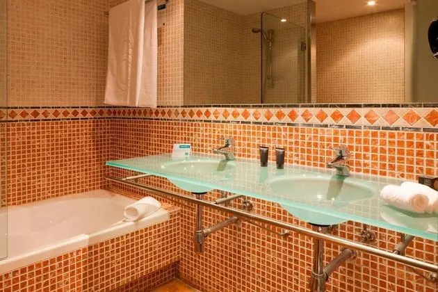 Standard Oda, 1 En Büyük (King) Boy Yatak