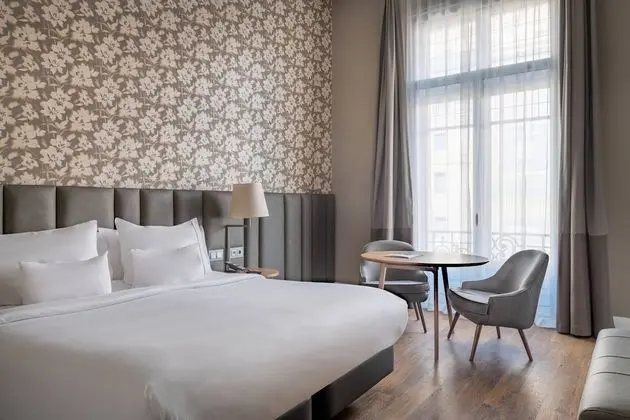 Deluxe Oda, 1 En Büyük (King) Boy Yatak