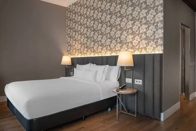 Premium Oda, 1 En Büyük (King) Boy Yatak