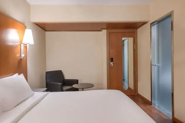 Standard Oda, 1 Büyük (Queen) Boy Yatak