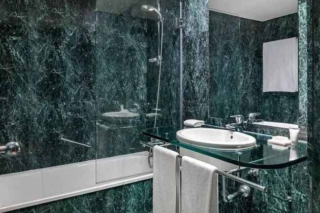 Standard Oda, 1 Büyük (Queen) Boy Yatak