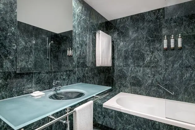 Standard Oda, 1 Büyük (Queen) Boy Yatak