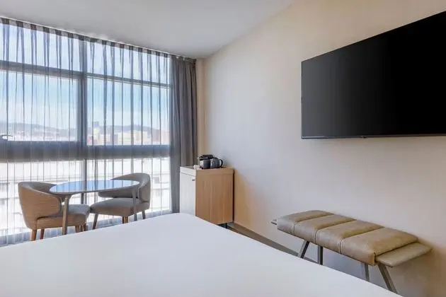 Oda, 1 En Büyük (King) Boy Yatak, Şehir Manzaralı