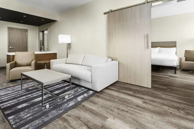 Süit, 2 Büyük (Queen) Boy Yatak, Köşe