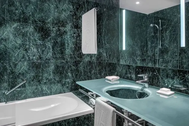 Standard Oda, 1 Büyük (Queen) Boy Yatak