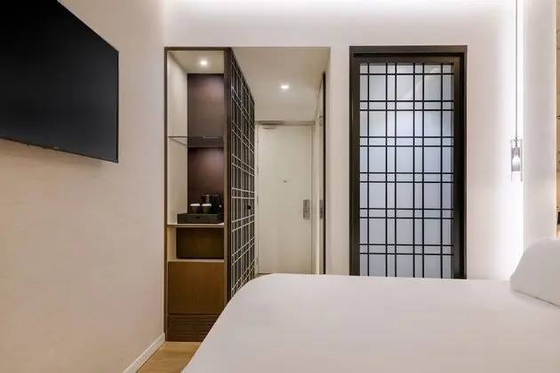 Oda, 1 Büyük (Queen) Boy Yatak