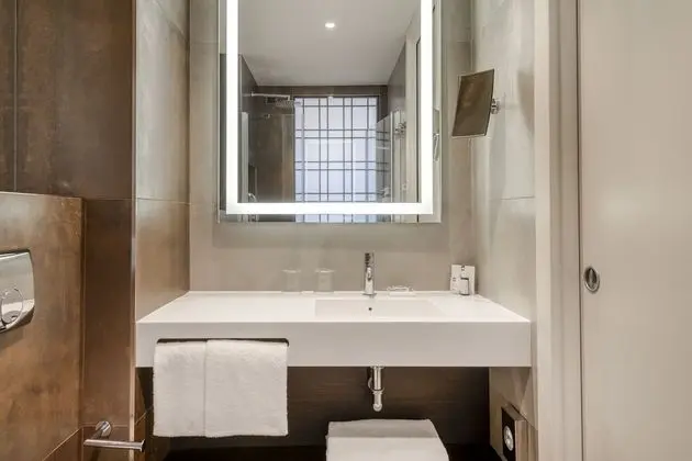 Oda, 1 Büyük (Queen) Boy Yatak