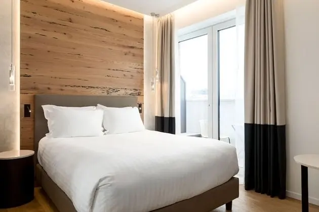 Oda, 1 Büyük (Queen) Boy Yatak, Manzaralı