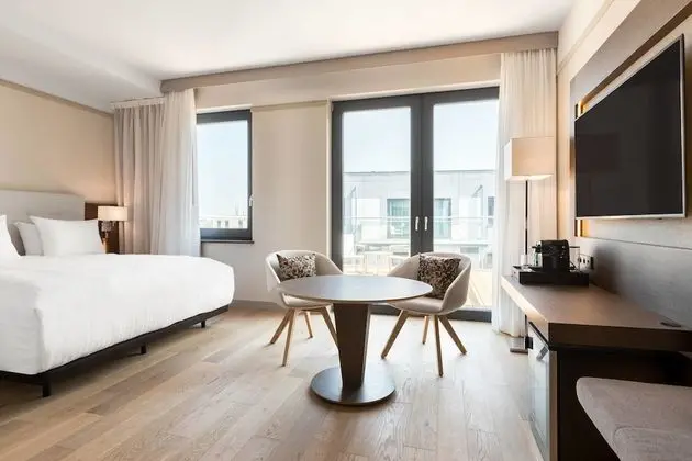 Standard Oda, 1 En Büyük (King) Boy Yatak, Balkon, Şehir Manzaralı