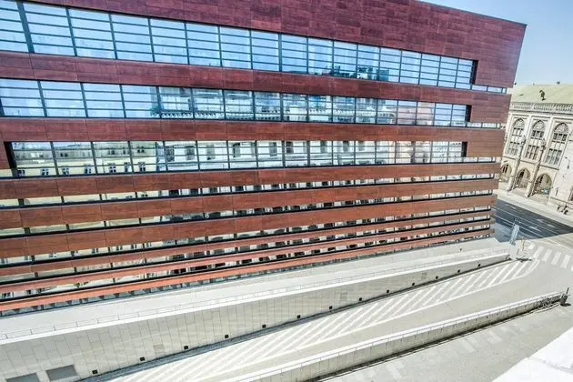 Standard Oda, 1 En Büyük (King) Boy Yatak, Balkon, Şehir Manzaralı
