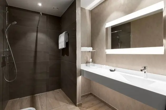 Standard Oda, 1 En Büyük (King) Boy Yatak, Balkon, Şehir Manzaralı