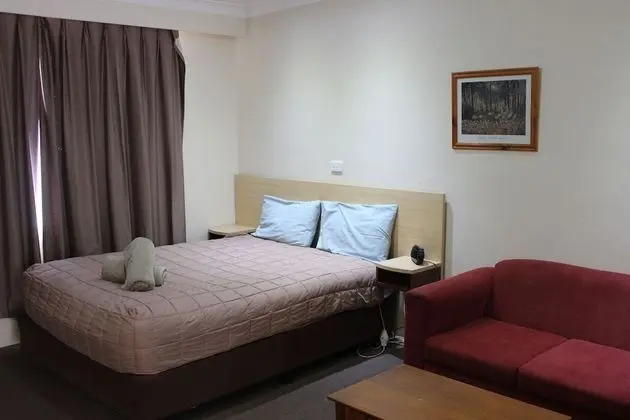 Standard Oda, Sigara İçilmez (STD Queen Room)