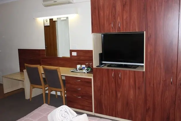 Standard Oda, Sigara İçilmez (STD Queen Room)